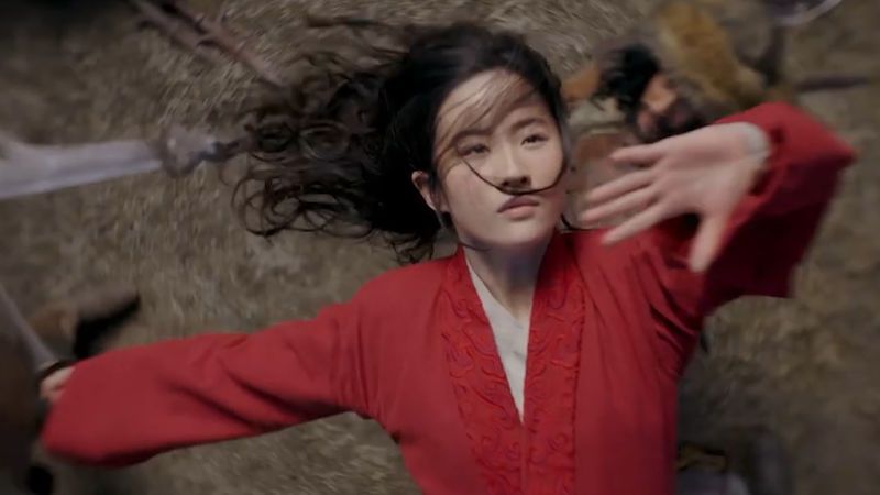 Bojkotujte disneyovku Mulan, podlézá Pekingu, zní z Asie